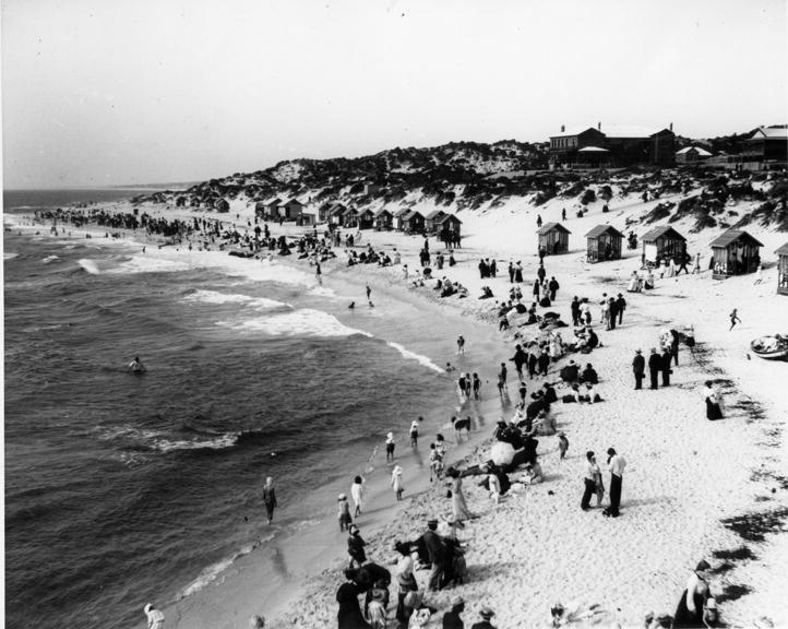 Cottesloe Beach c 1905. The Grove Library CPM00113